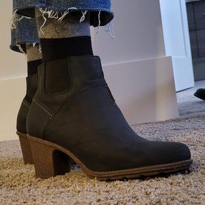 Cute and comfortable black ankle booties